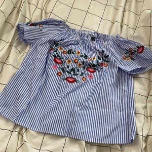Off shoulder vintage top